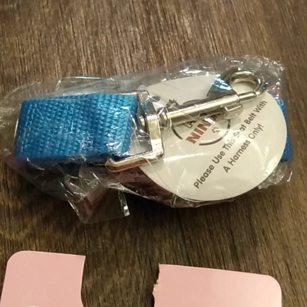 🖐️3/$15🖐️Small dog hair ties/bows, 2 sets of socks, car seat strap